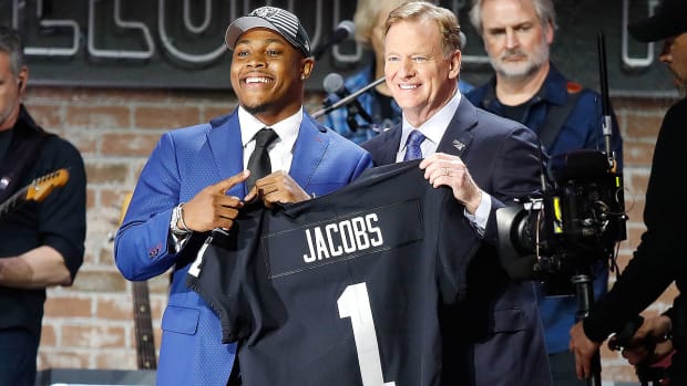 josh-jacobs-raiders-fantasy-football-rookies.jpg